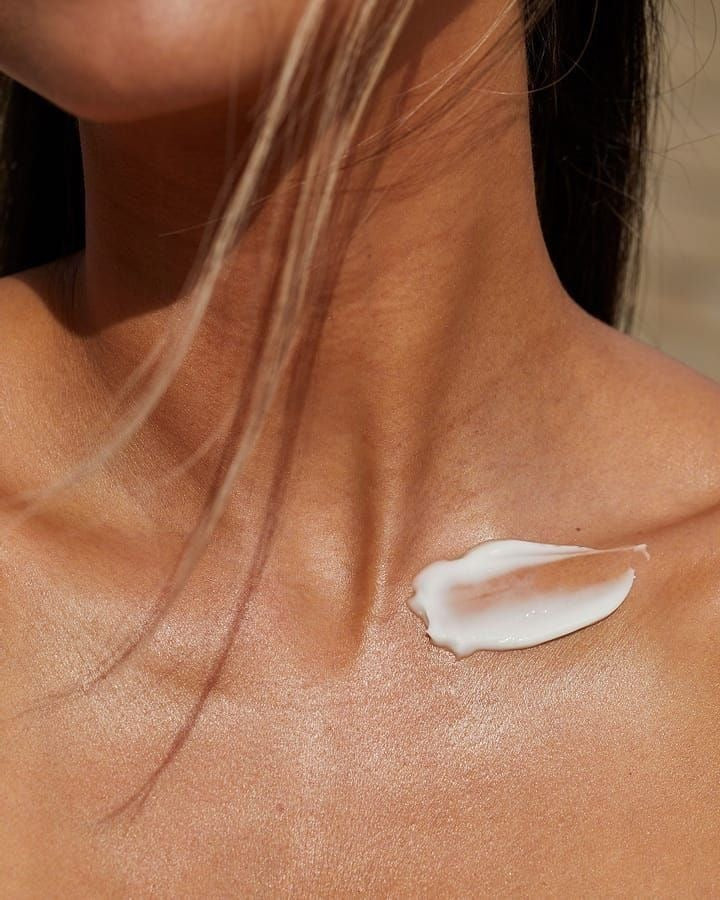 Die besten iS Clinical Produkte für Hals und Dekolleté – NeckPerfect Complex & Firming Complex